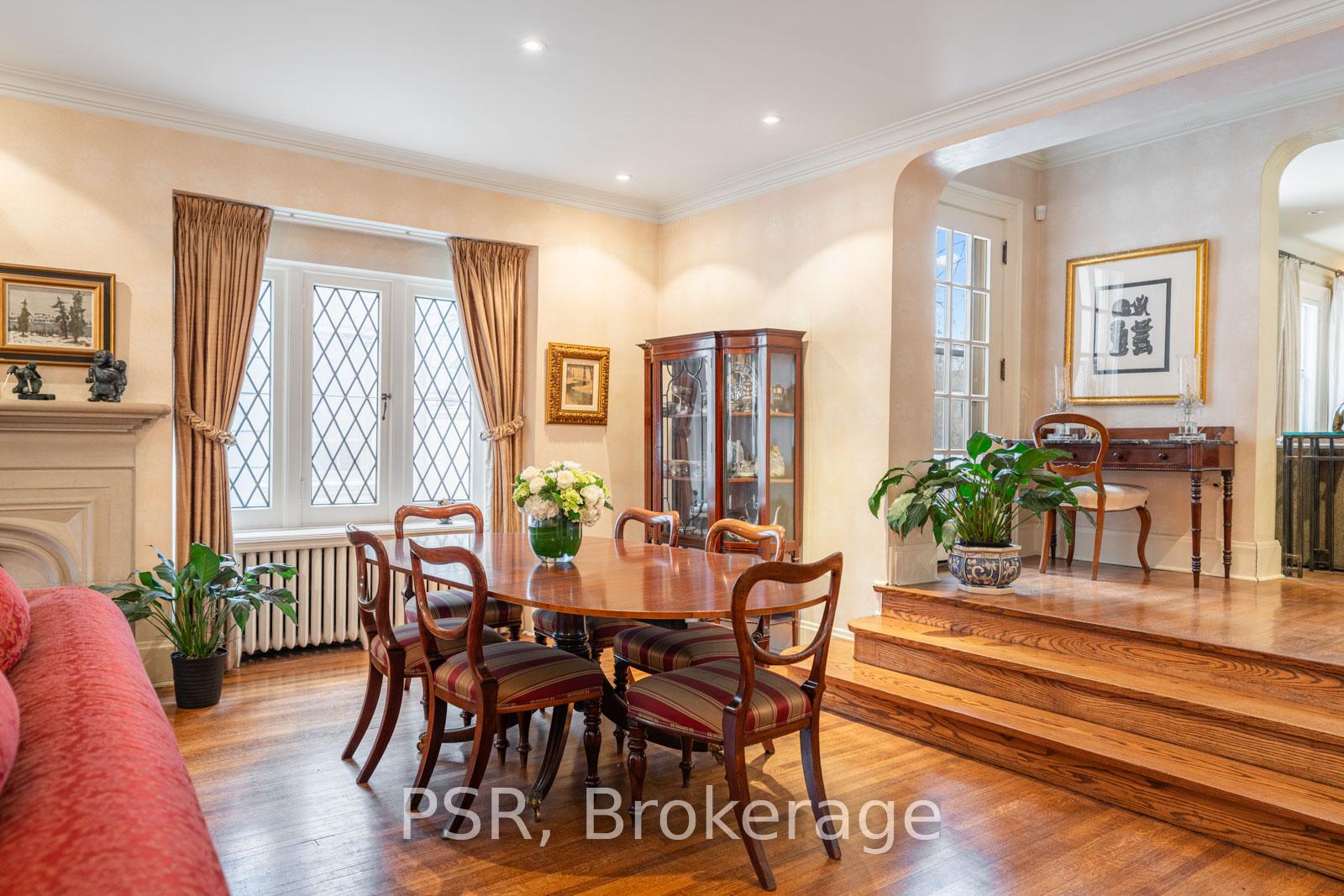 13 Old Forest Hill Road, Toronto C03
