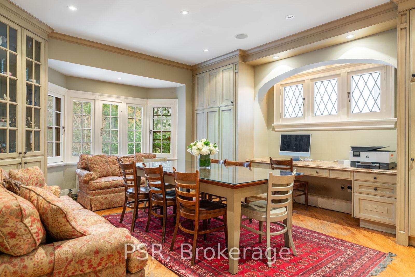 13 Old Forest Hill Road, Toronto C03