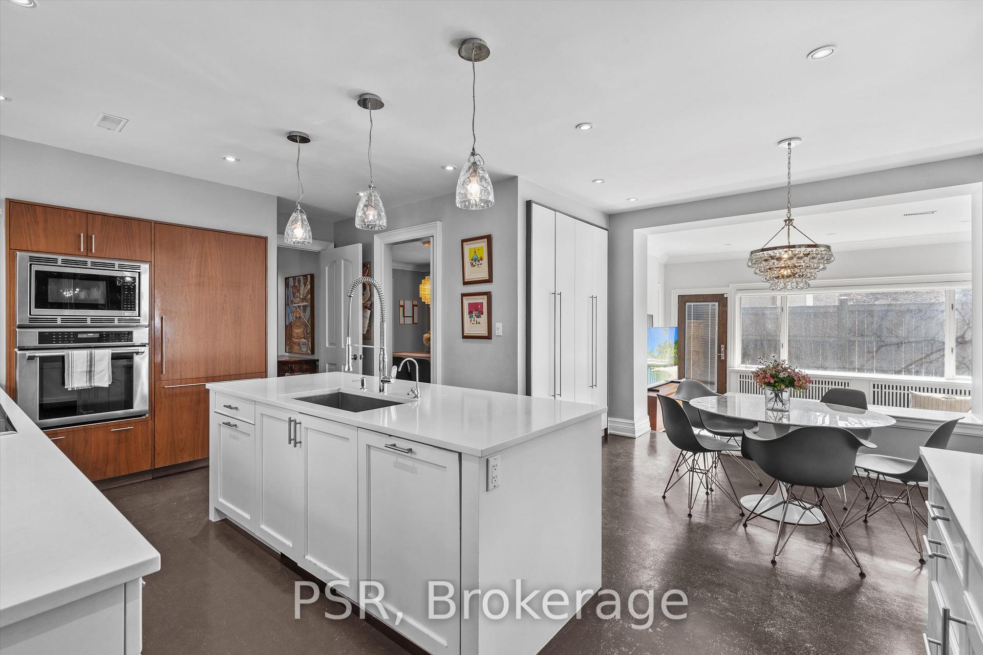 31 Clarendon Avenue, Toronto C02, ON M4V 3C1