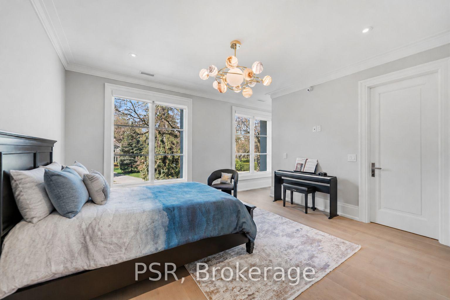 117 Yonge Boulevard