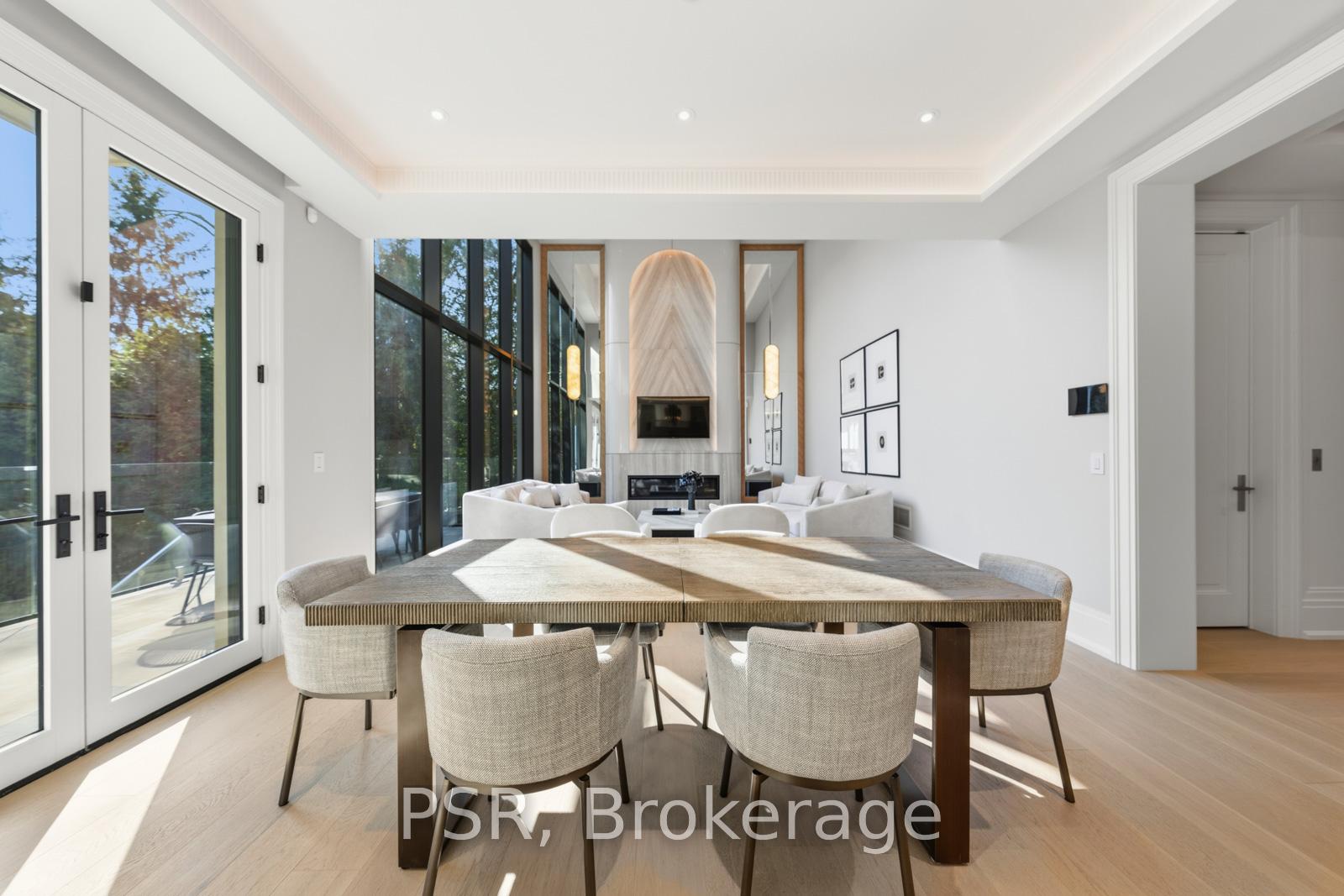 117 Yonge Boulevard