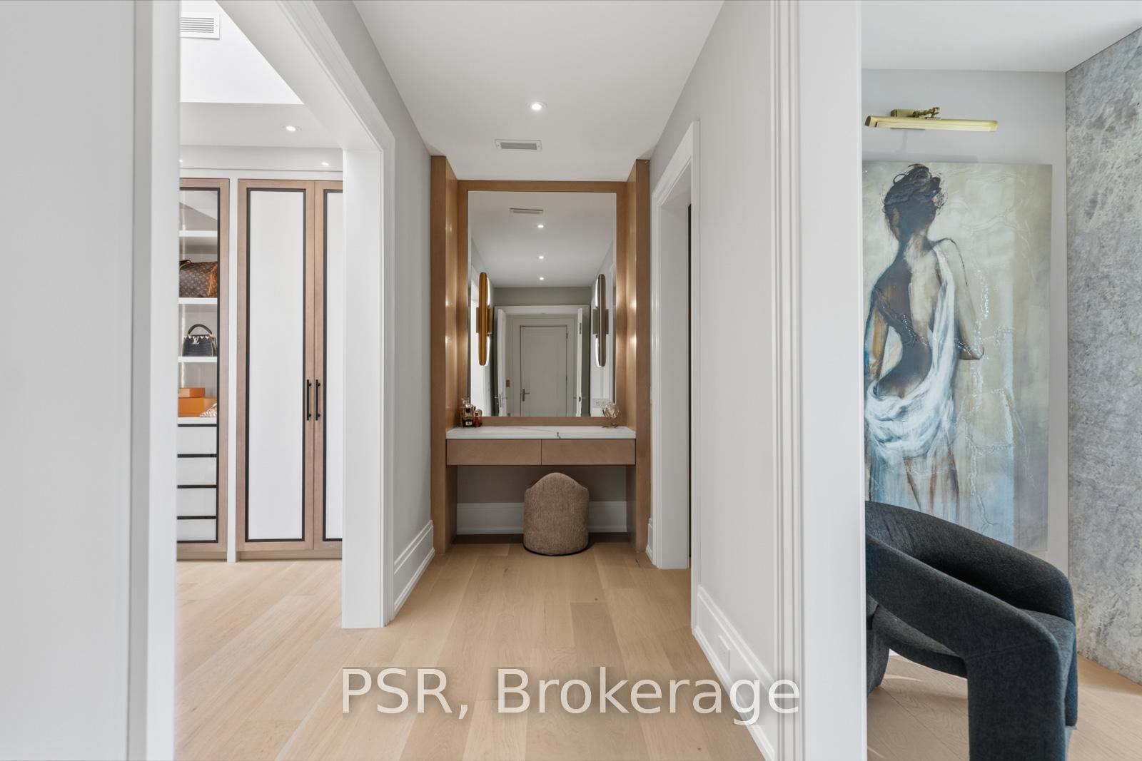 117 Yonge Boulevard