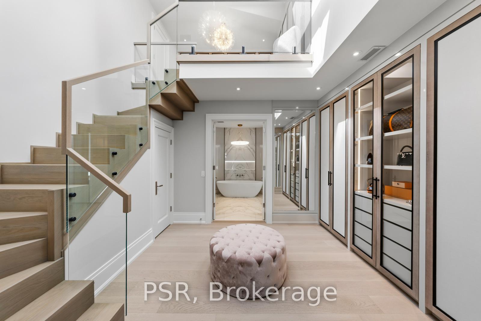 117 Yonge Boulevard