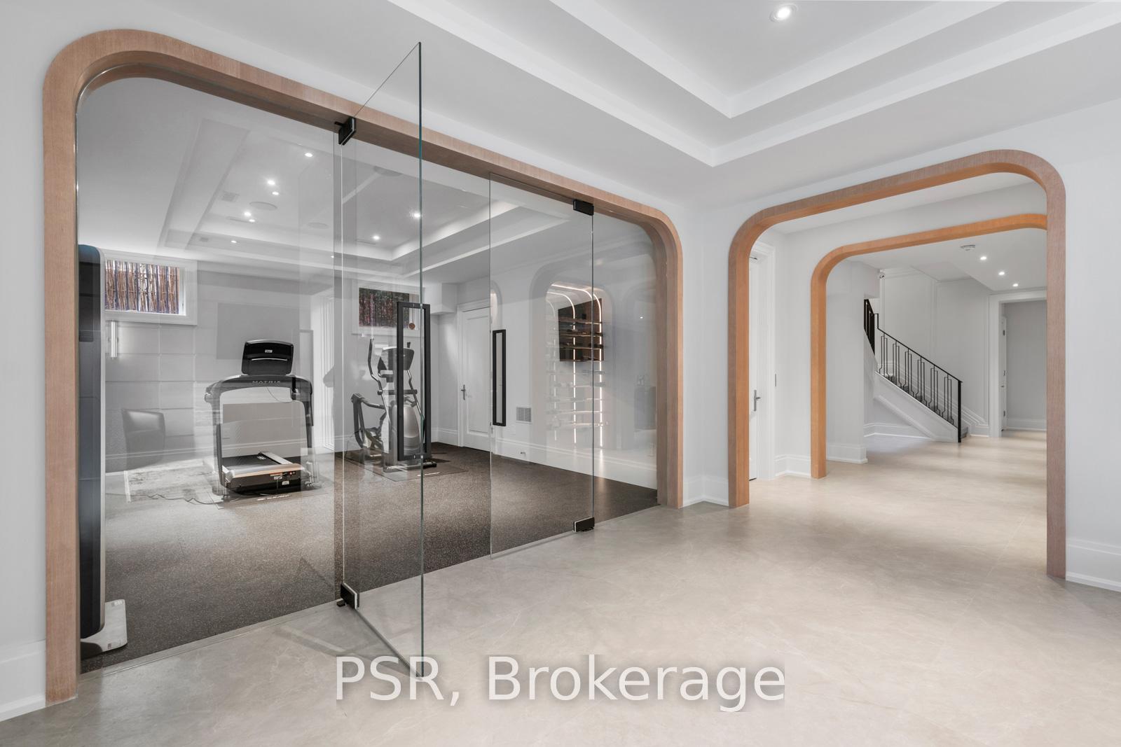 117 Yonge Boulevard