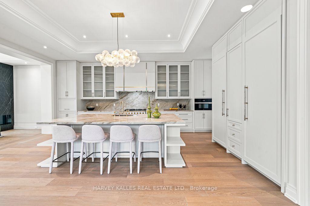 204 Forest Hill Road, Toronto