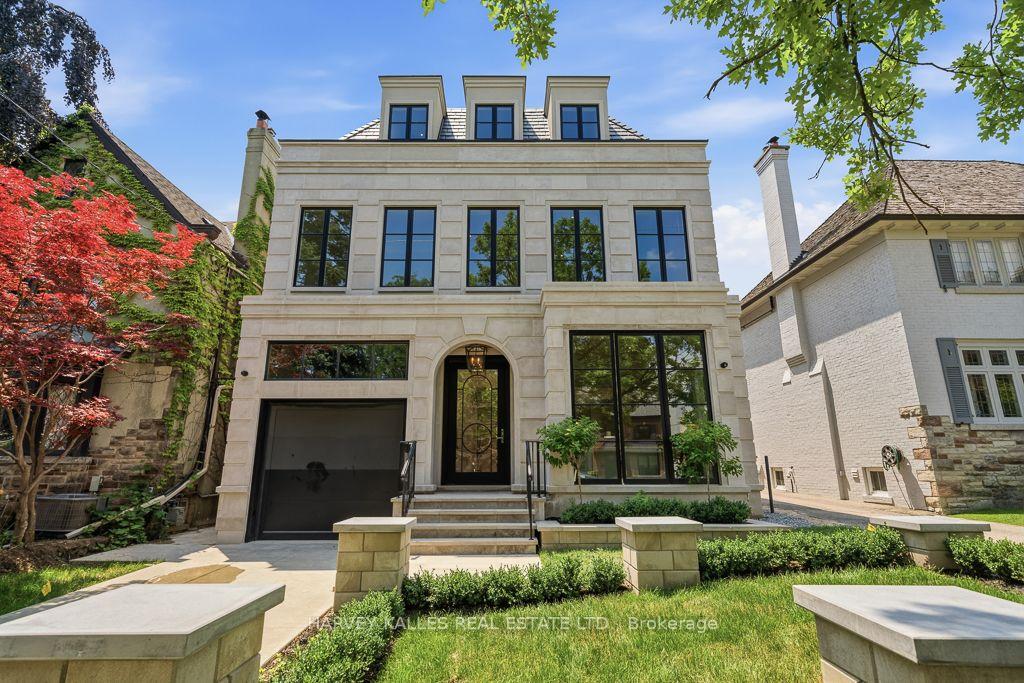 204 Forest Hill Road, Toronto