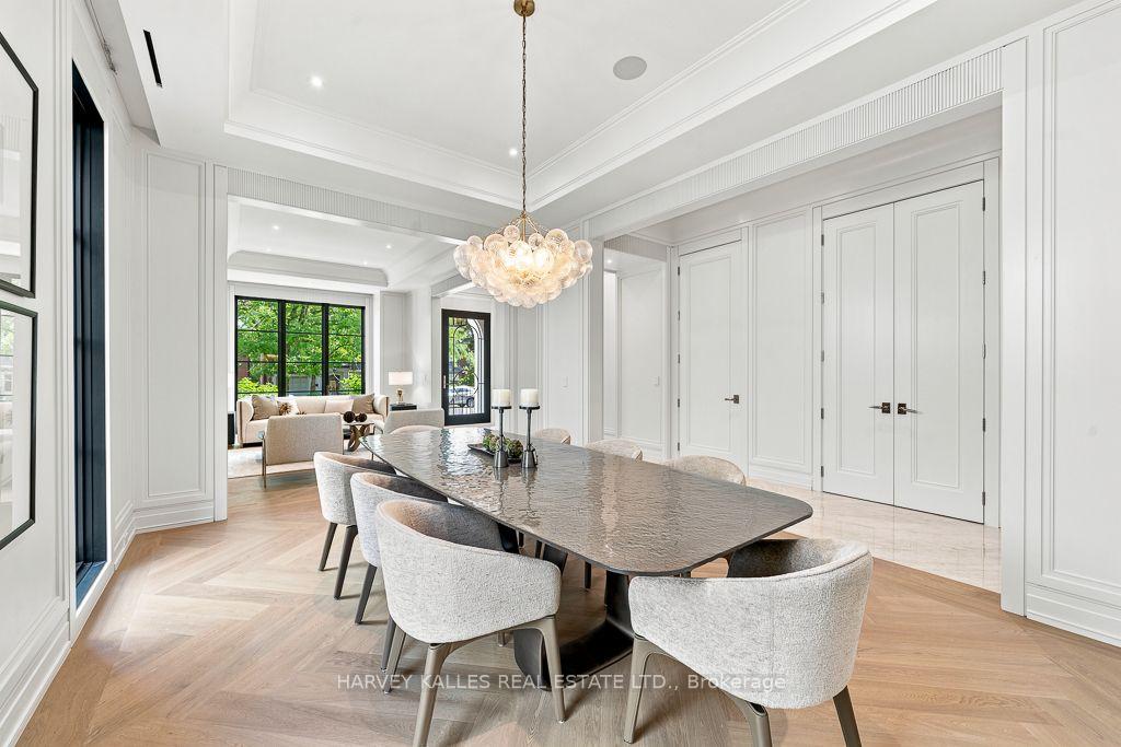 204 Forest Hill Road, Toronto