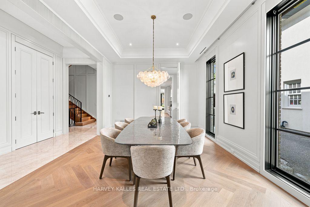 204 Forest Hill Road, Toronto