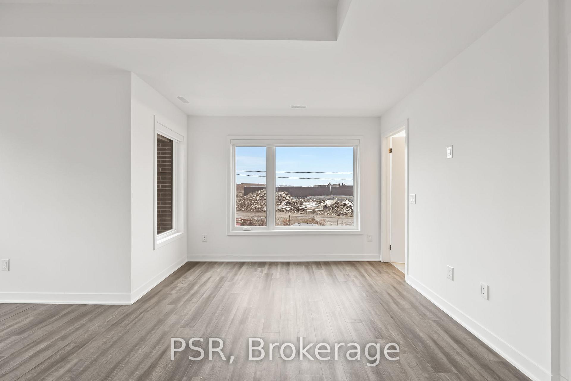 40 Ed Clark Gardens Boulevard TH13, Toronto W03, ON M6N 0B5, Toronto W03 ON, M6N 0B5