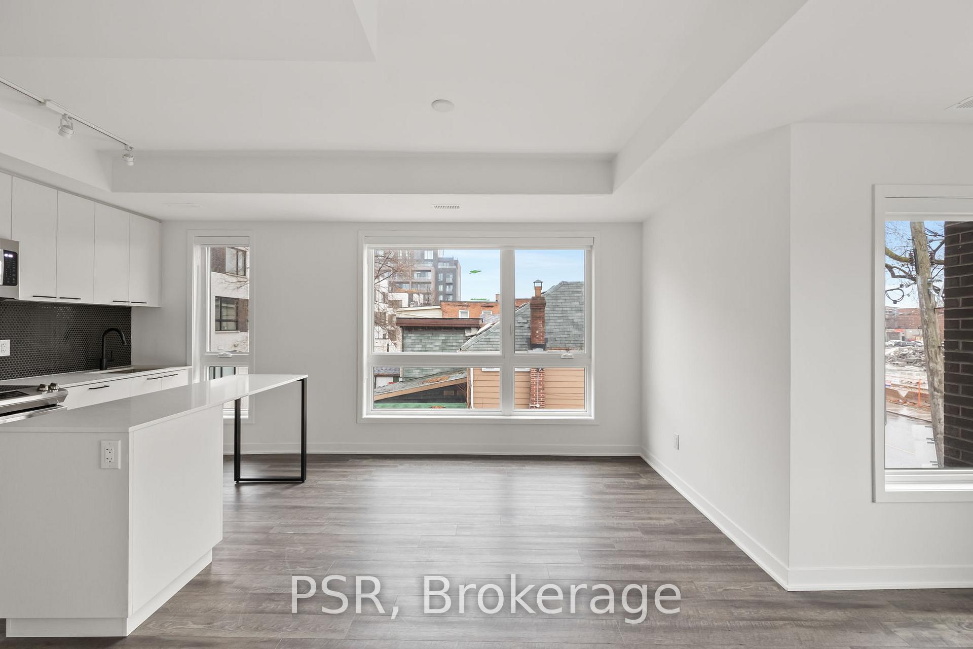 40 Ed Clark Gardens Boulevard TH13, Toronto W03, ON M6N 0B5, Toronto W03 ON, M6N 0B5