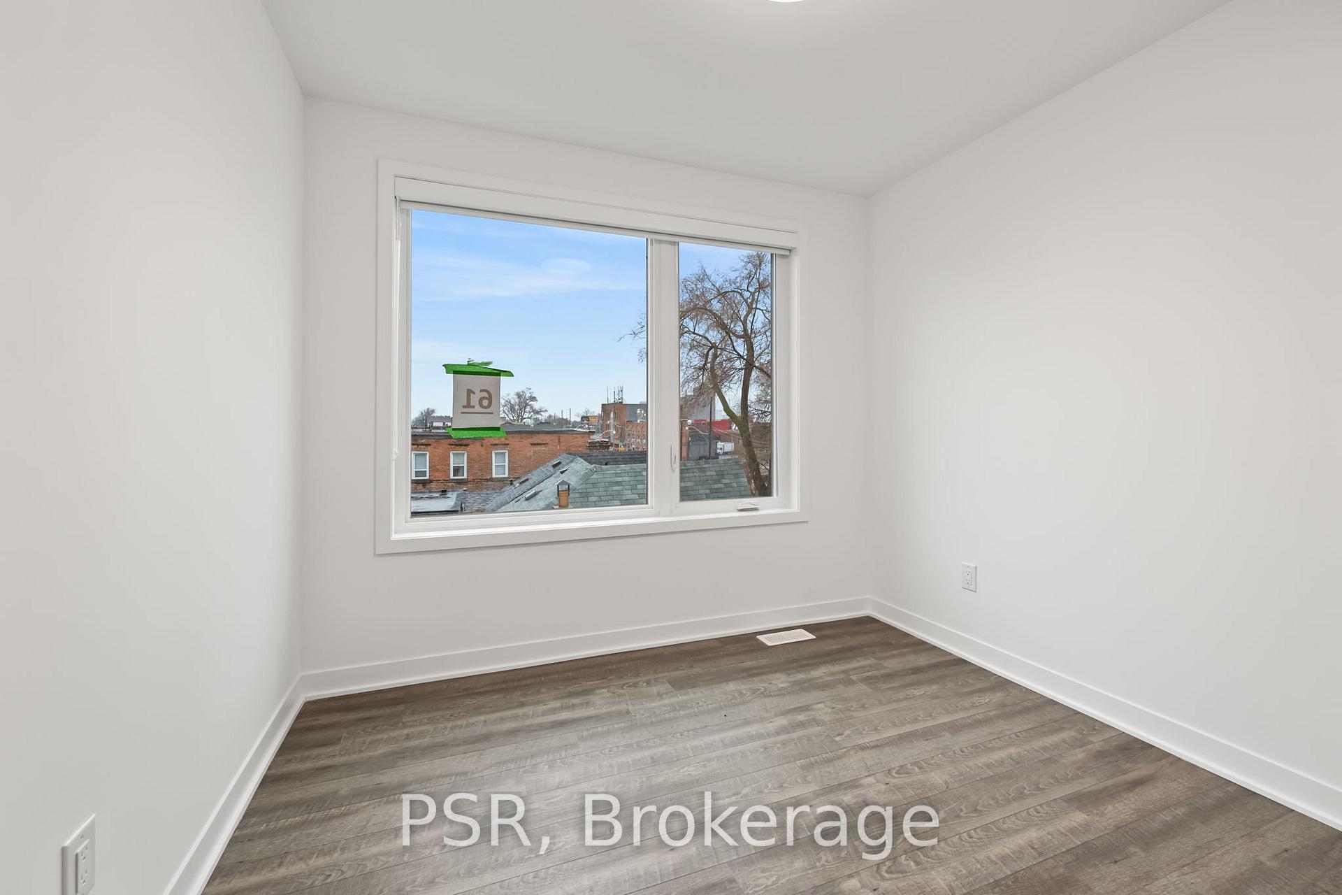 40 Ed Clark Gardens Boulevard TH13, Toronto W03, ON M6N 0B5, Toronto W03 ON, M6N 0B5