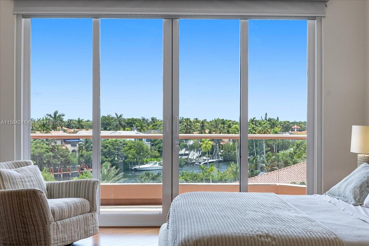 10 Edgewater Dr # 5D