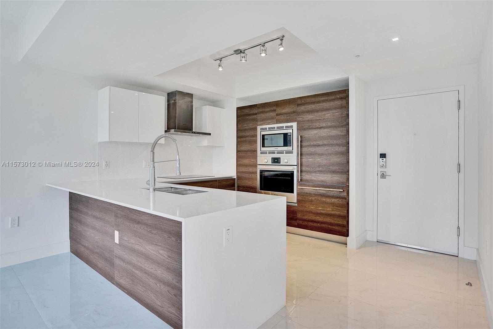301 Altara Ave # 835