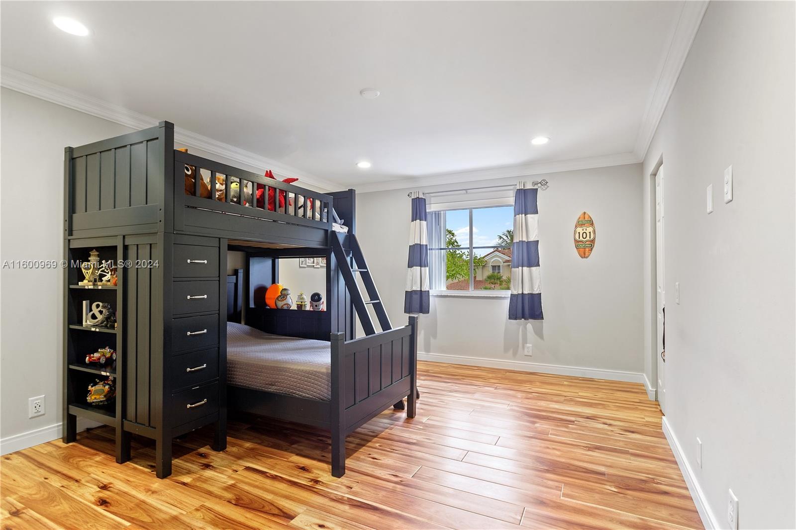 3888 Heron Ridge Ln
