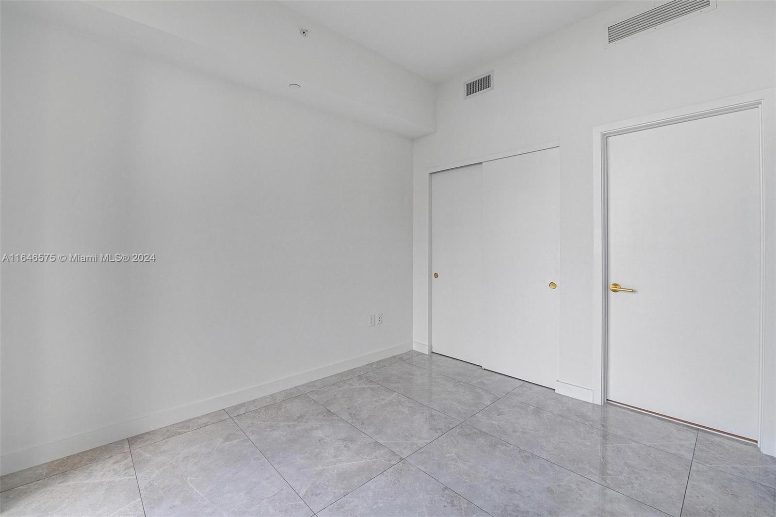 2678 Tigertail Ave # 413