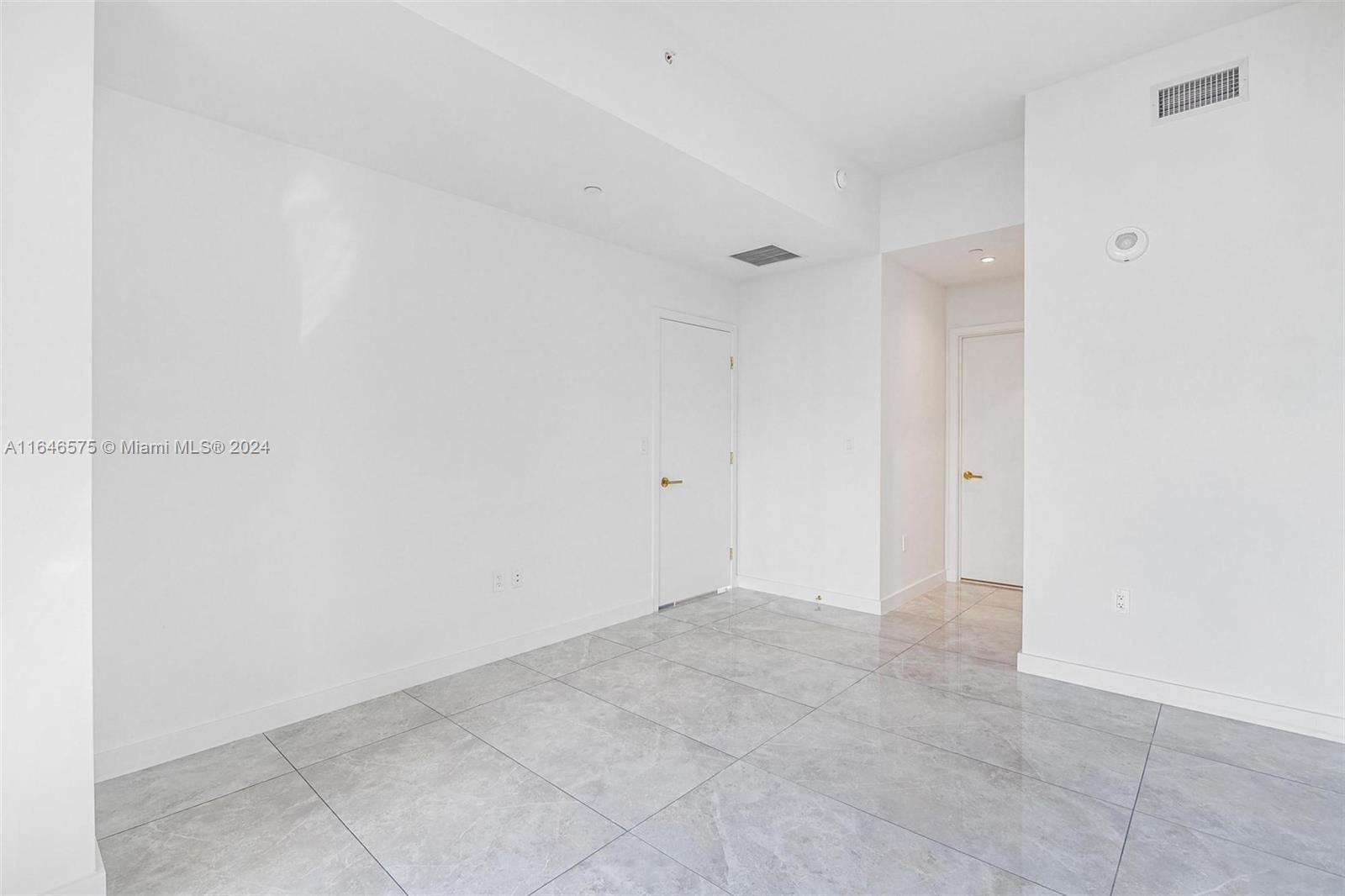 2678 Tigertail Ave # 413