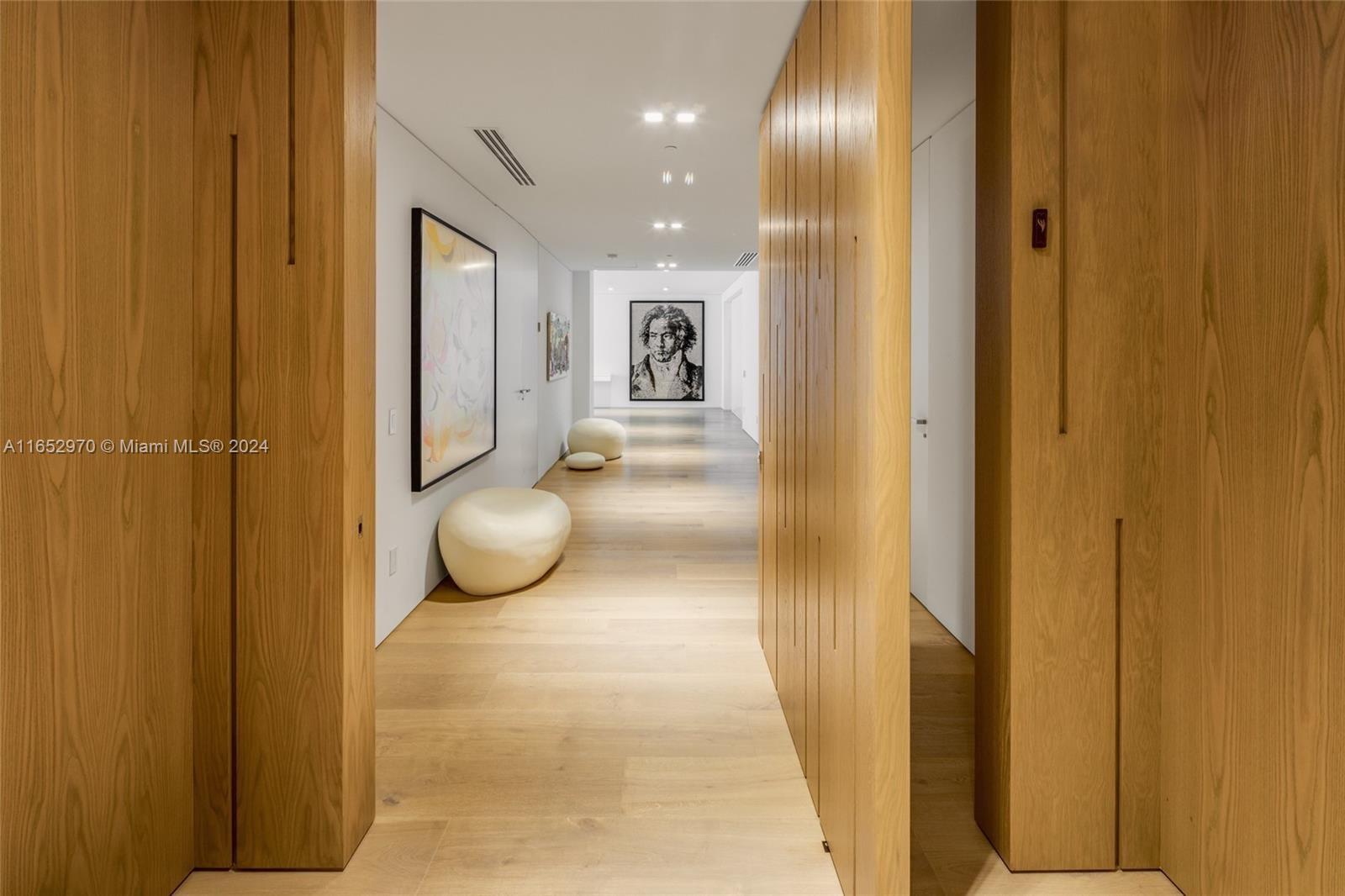 360 Ocean Dr Unit: LPH2S
