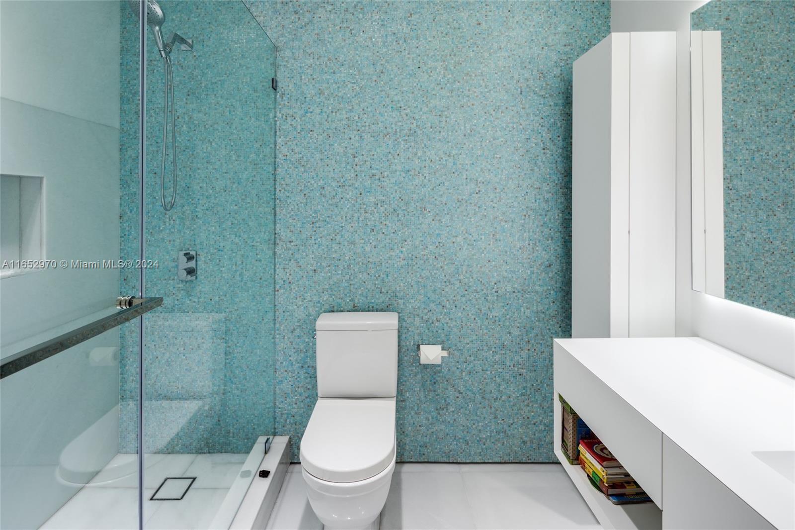 360 Ocean Dr Unit: LPH2S