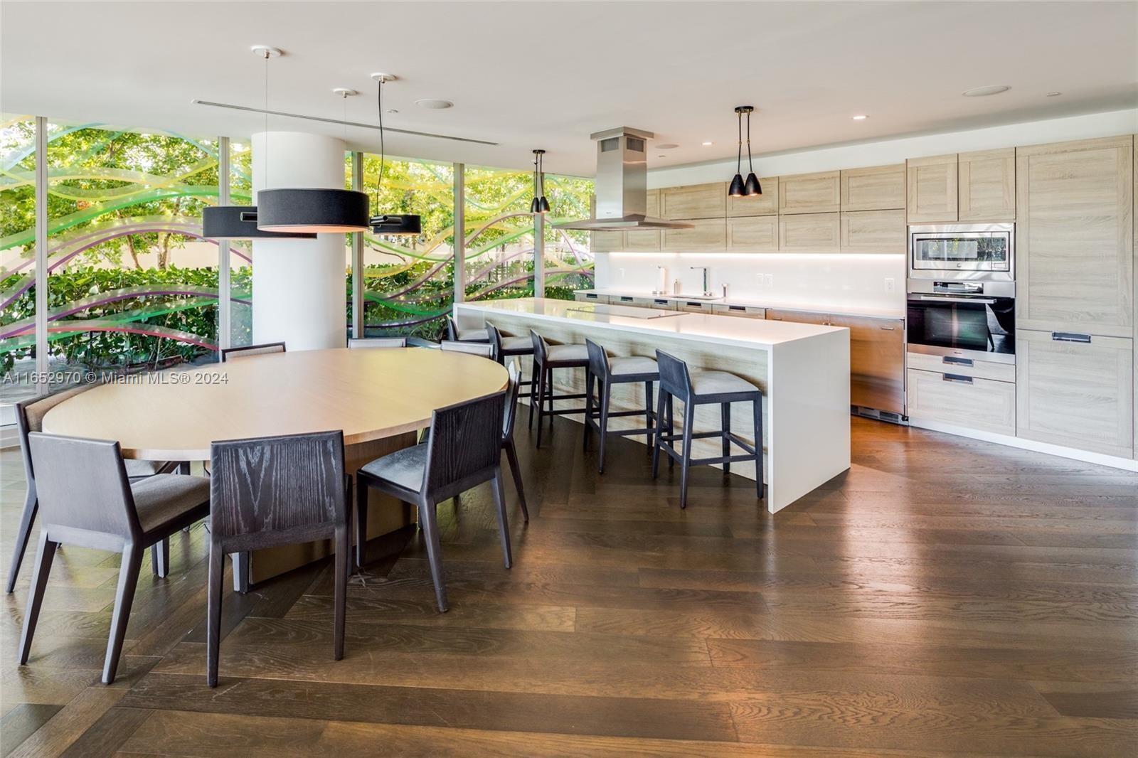 360 Ocean Dr Unit: LPH2S