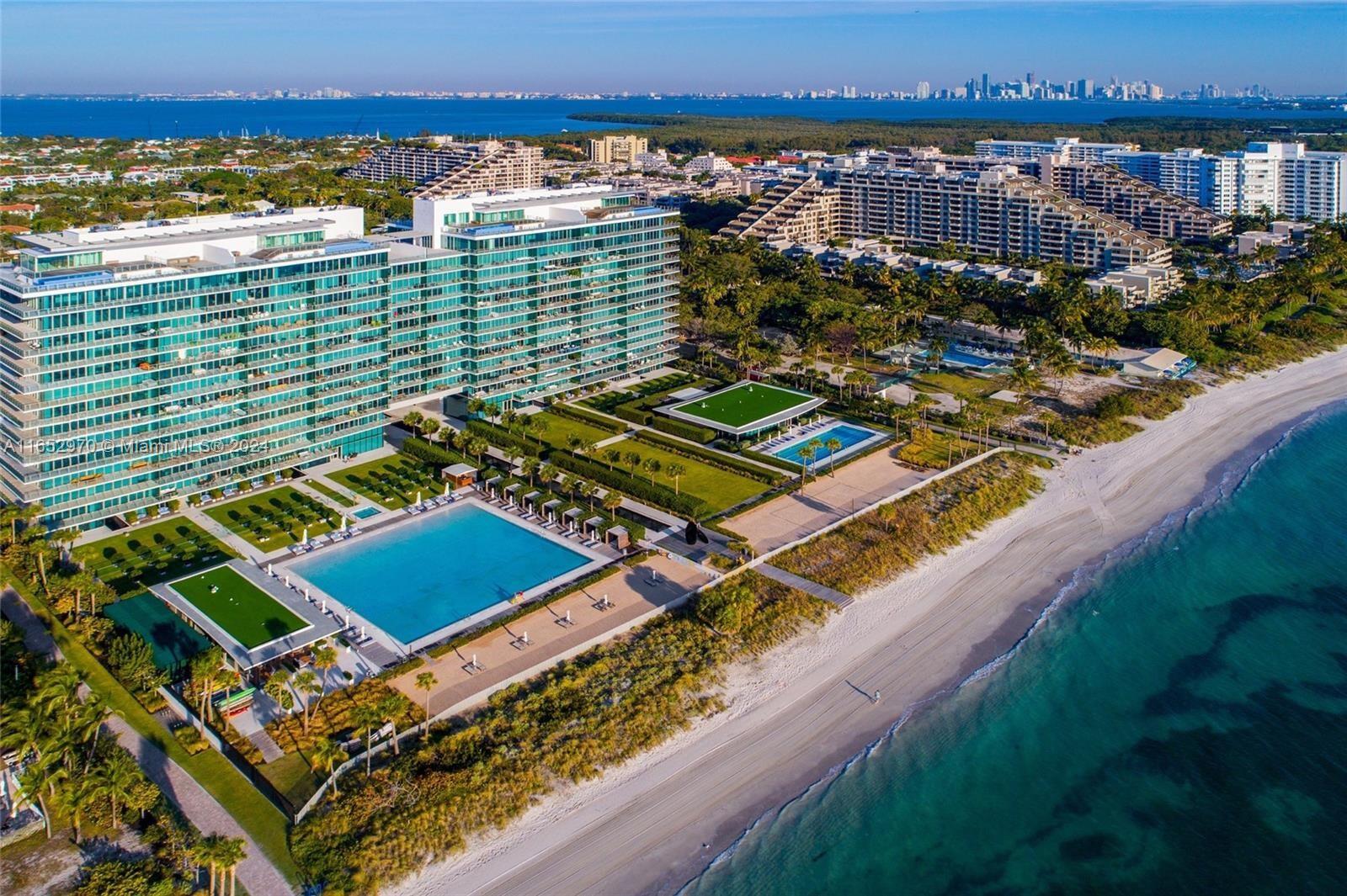 360 Ocean Dr Unit: LPH2S