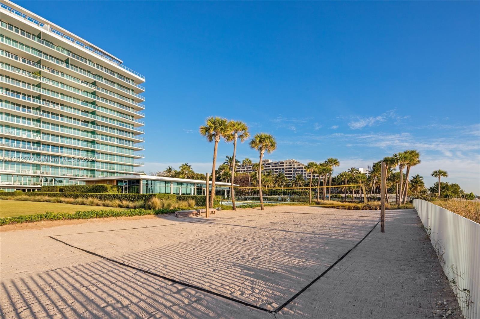 360 Ocean Dr Unit: LPH2S