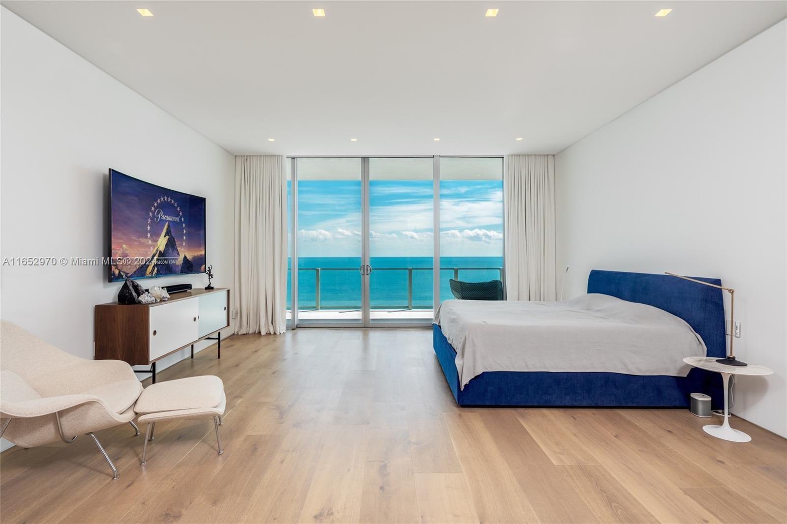 360 Ocean Dr Unit: LPH2S