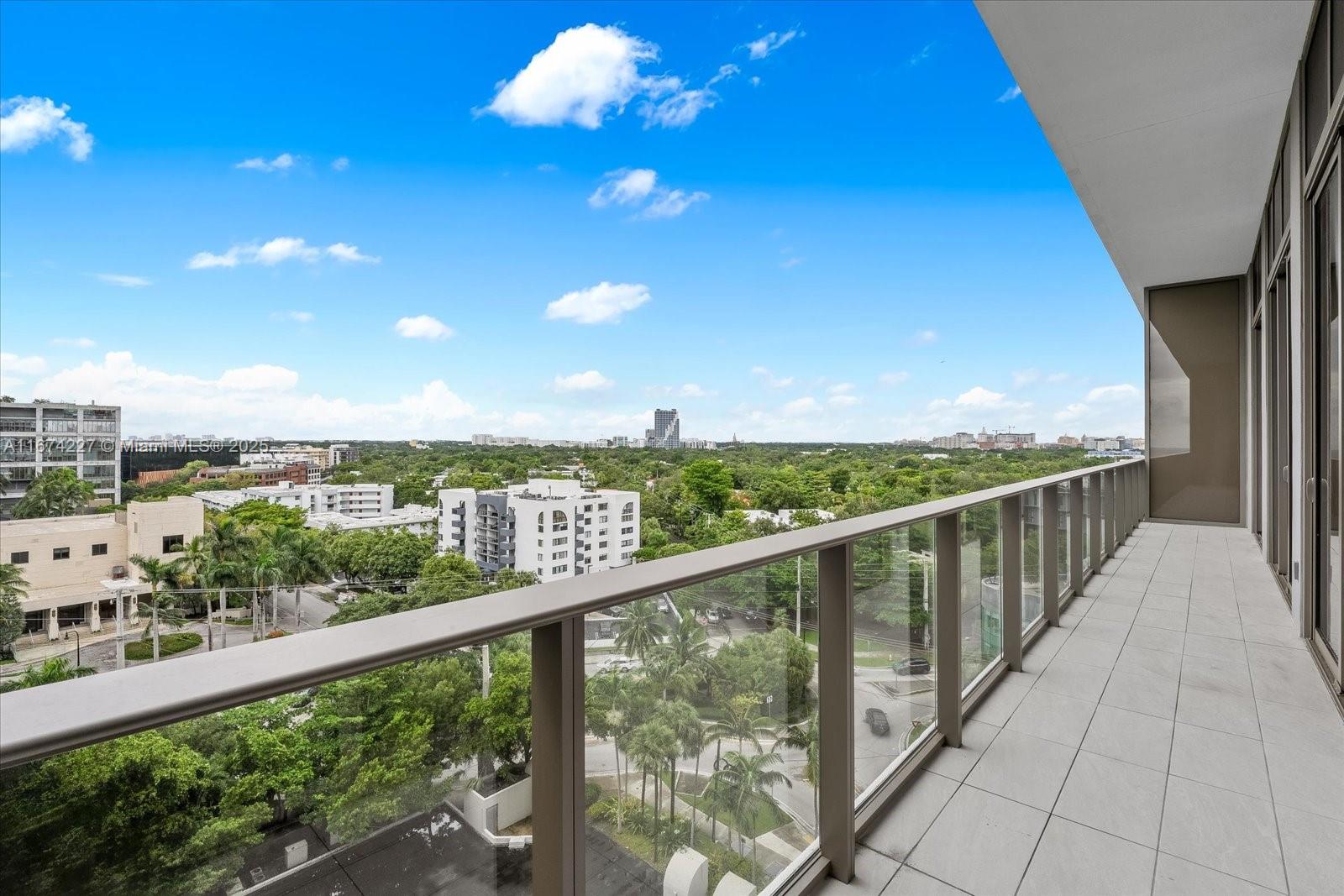 2678 Tigertail Ave # 813