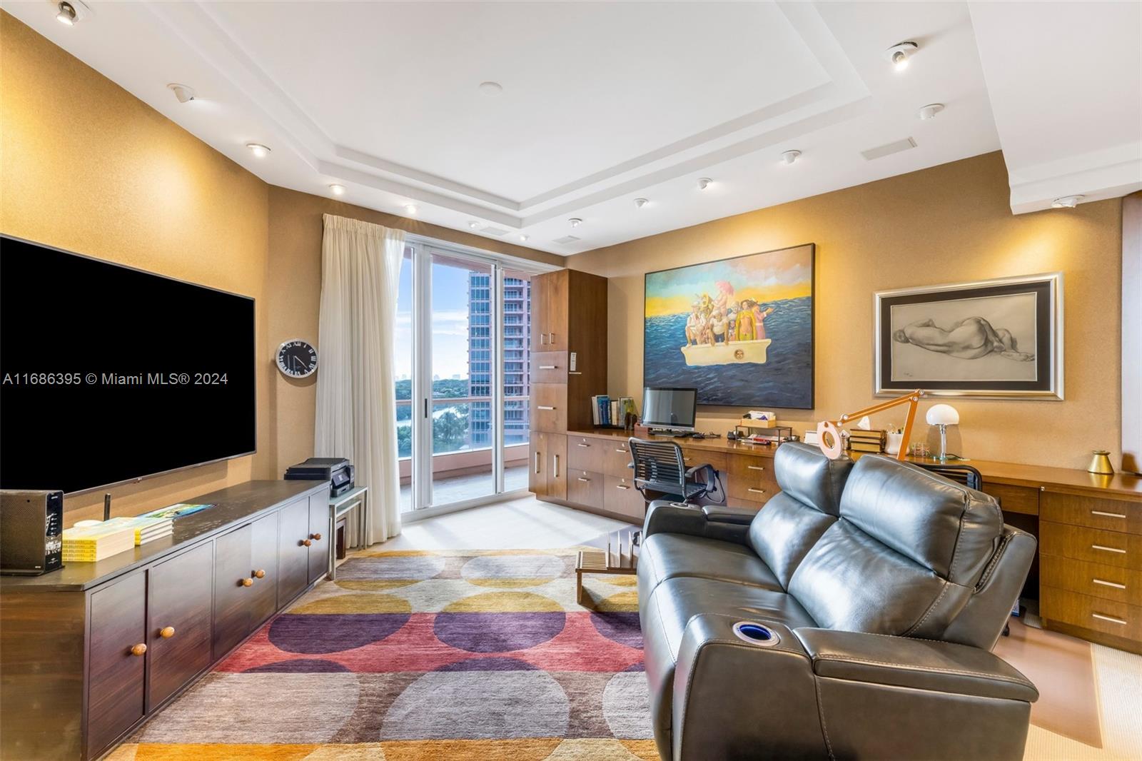10 Edgewater Dr # 8C