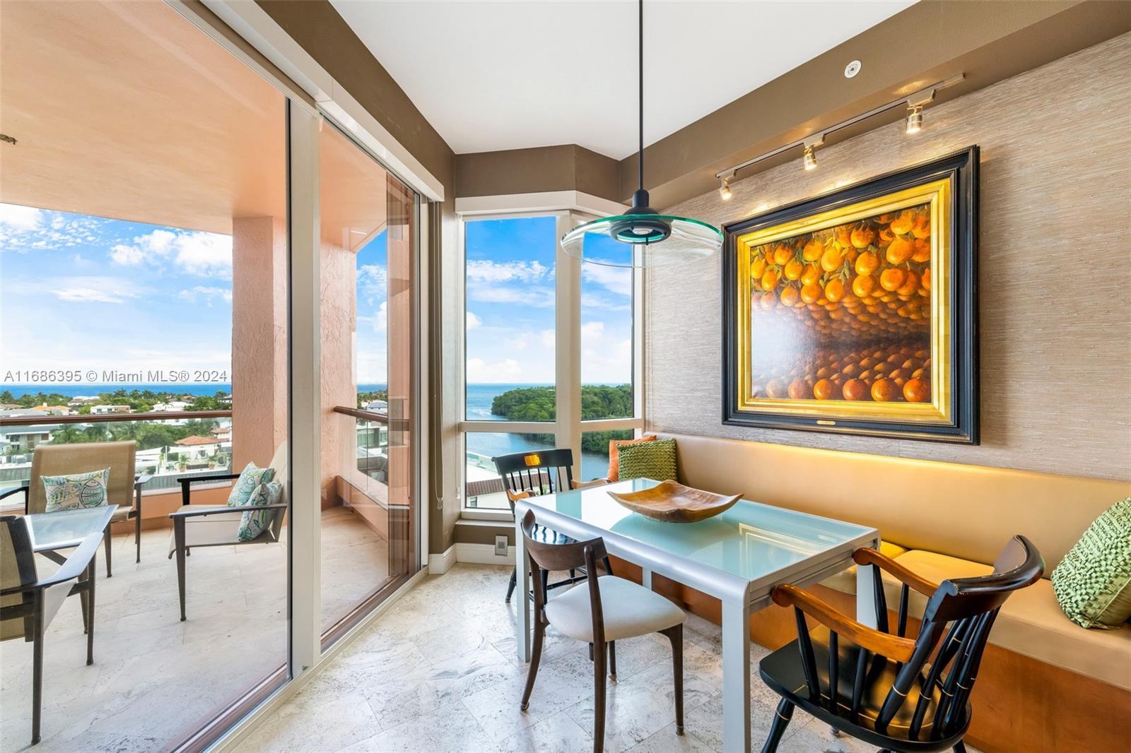 10 Edgewater Dr # 8C