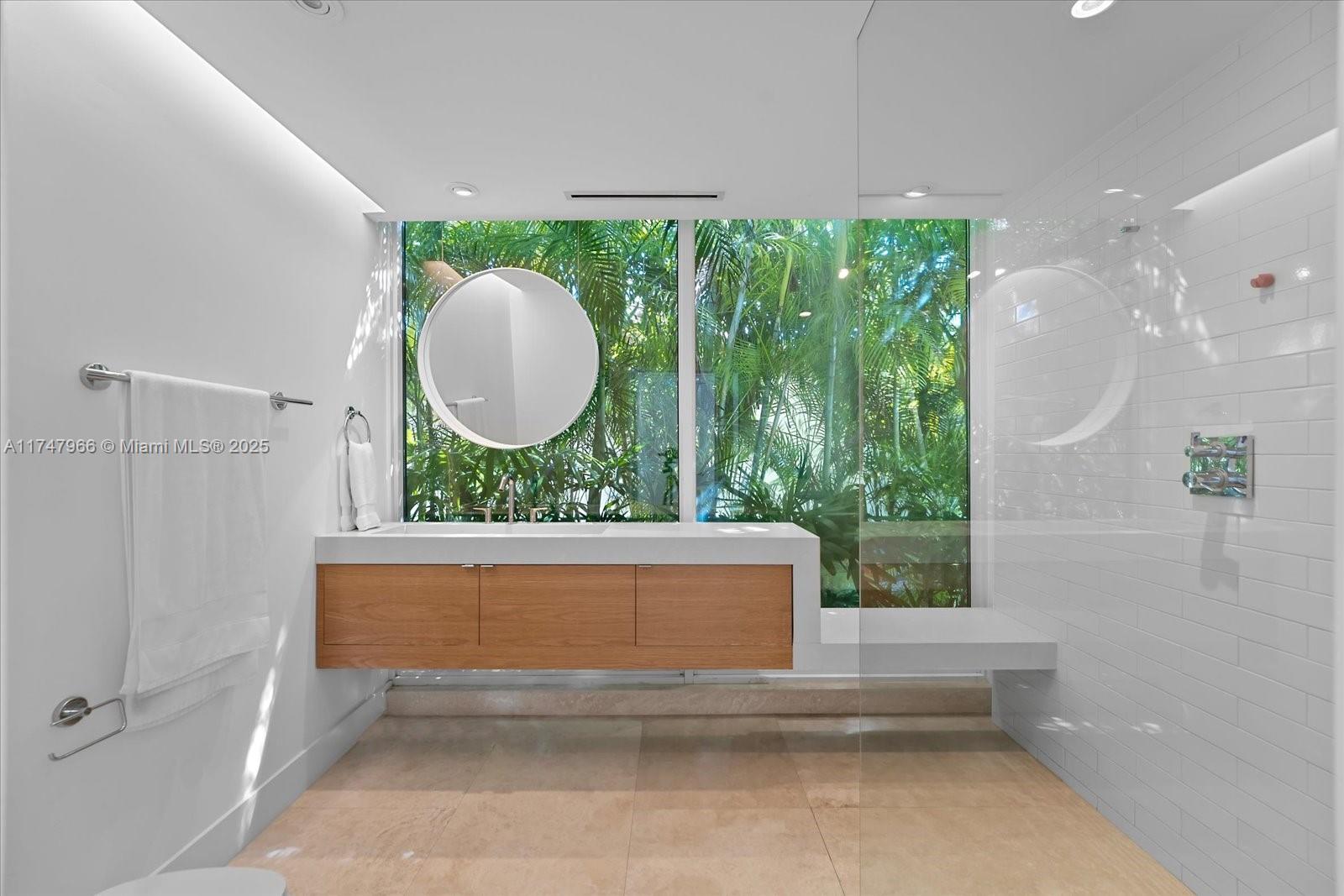 135 W Sunrise Ave