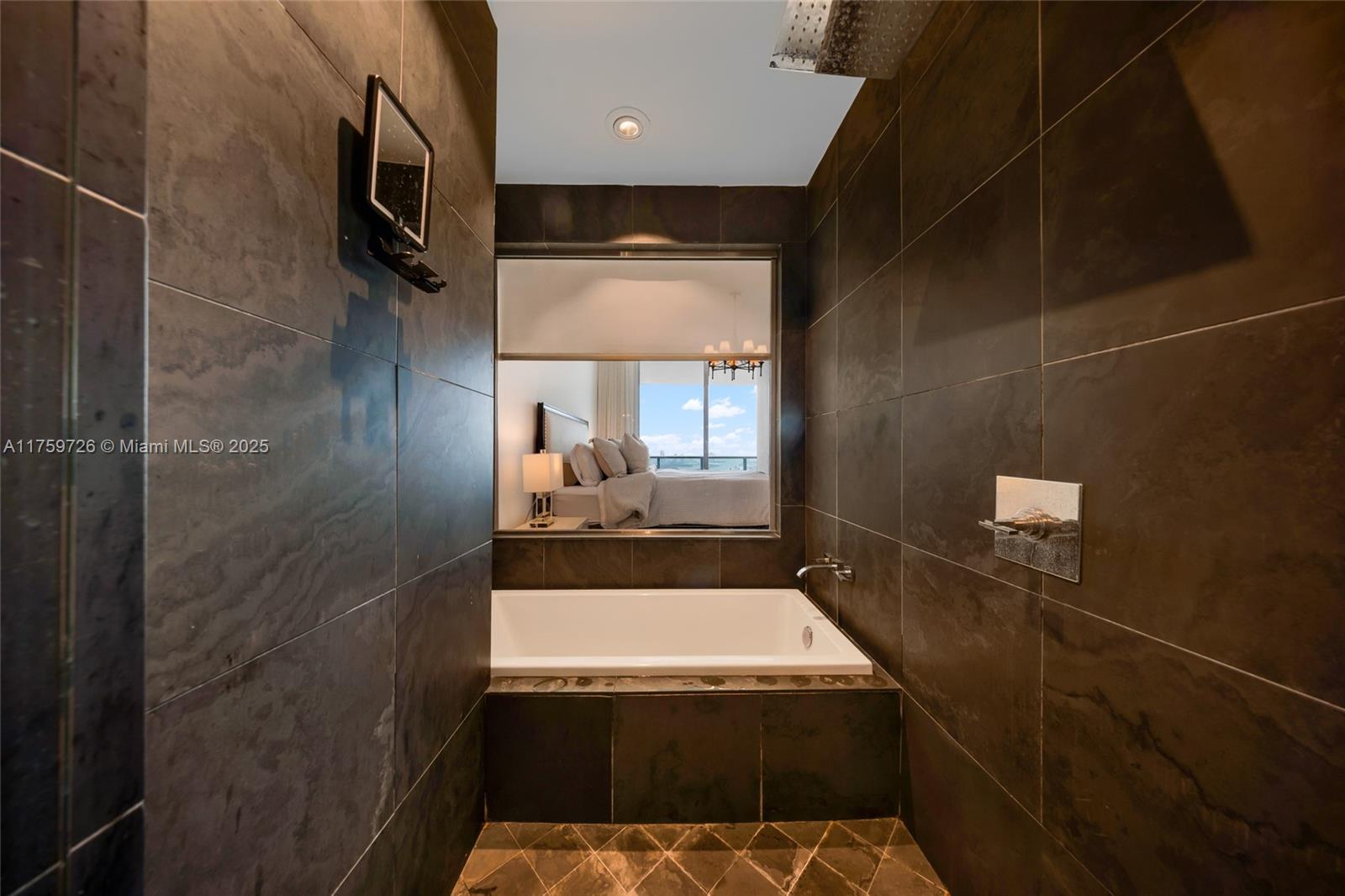 900 Biscayne Blvd # 5009