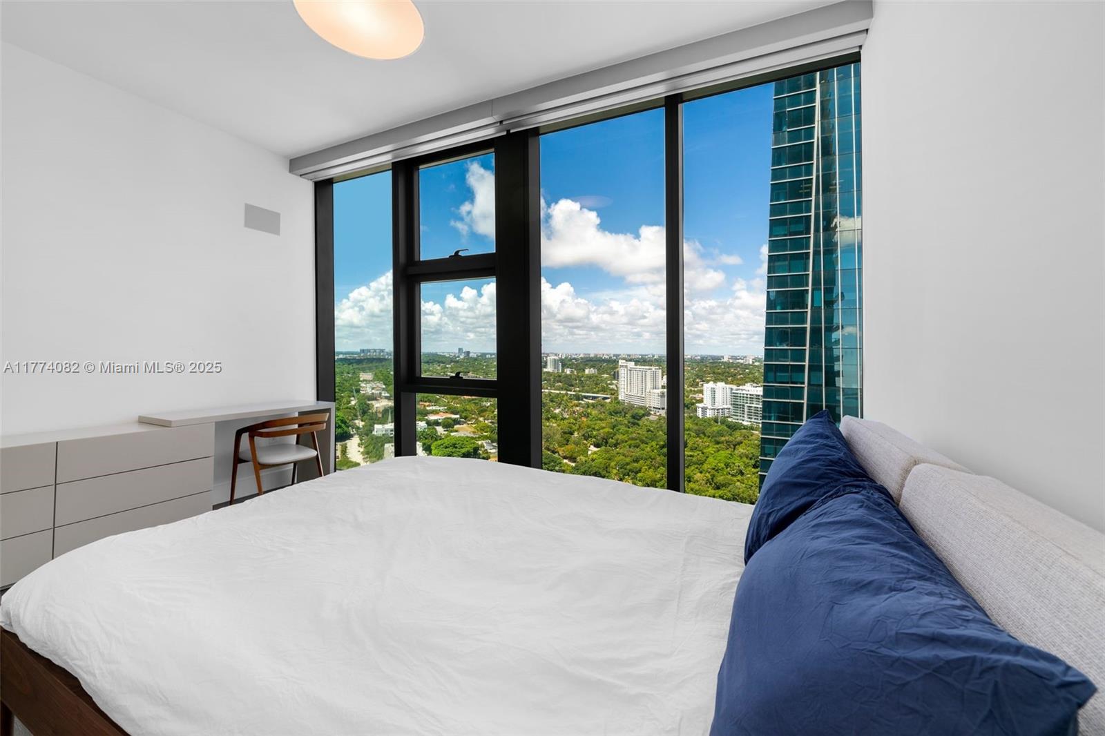 1451 Brickell Ave # 2803