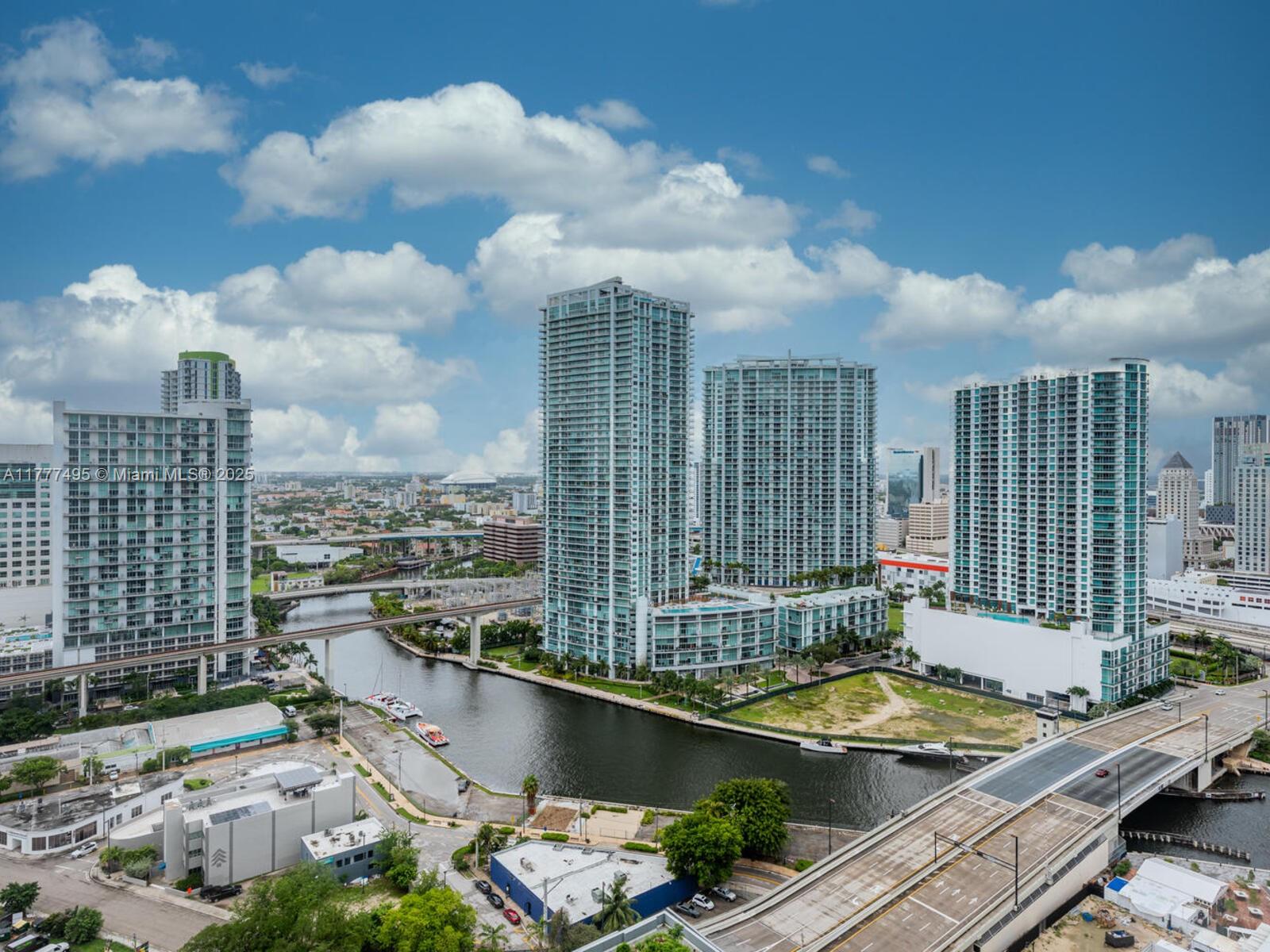 68 SE 6th St # 2304