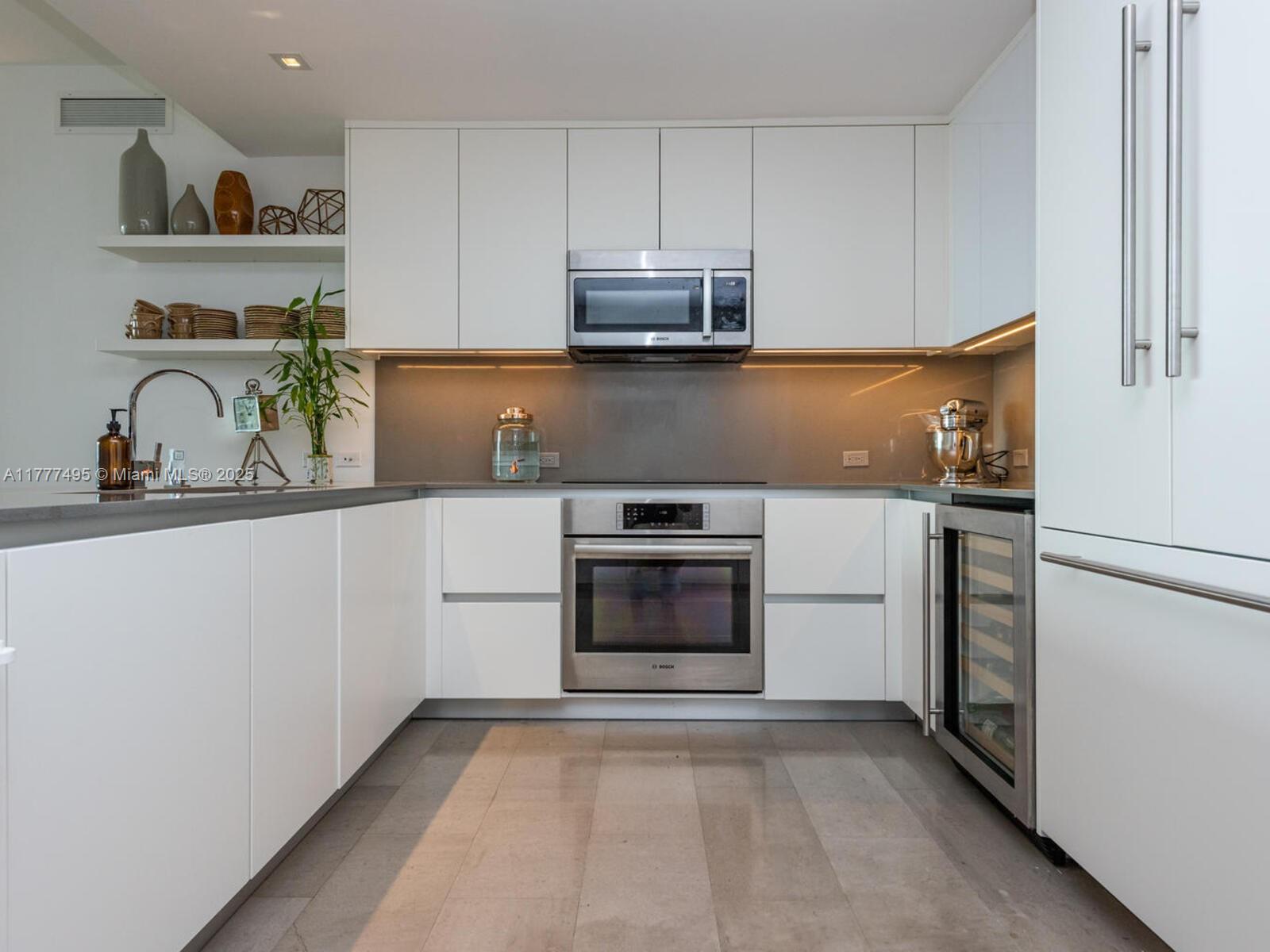 68 SE 6th St # 2304