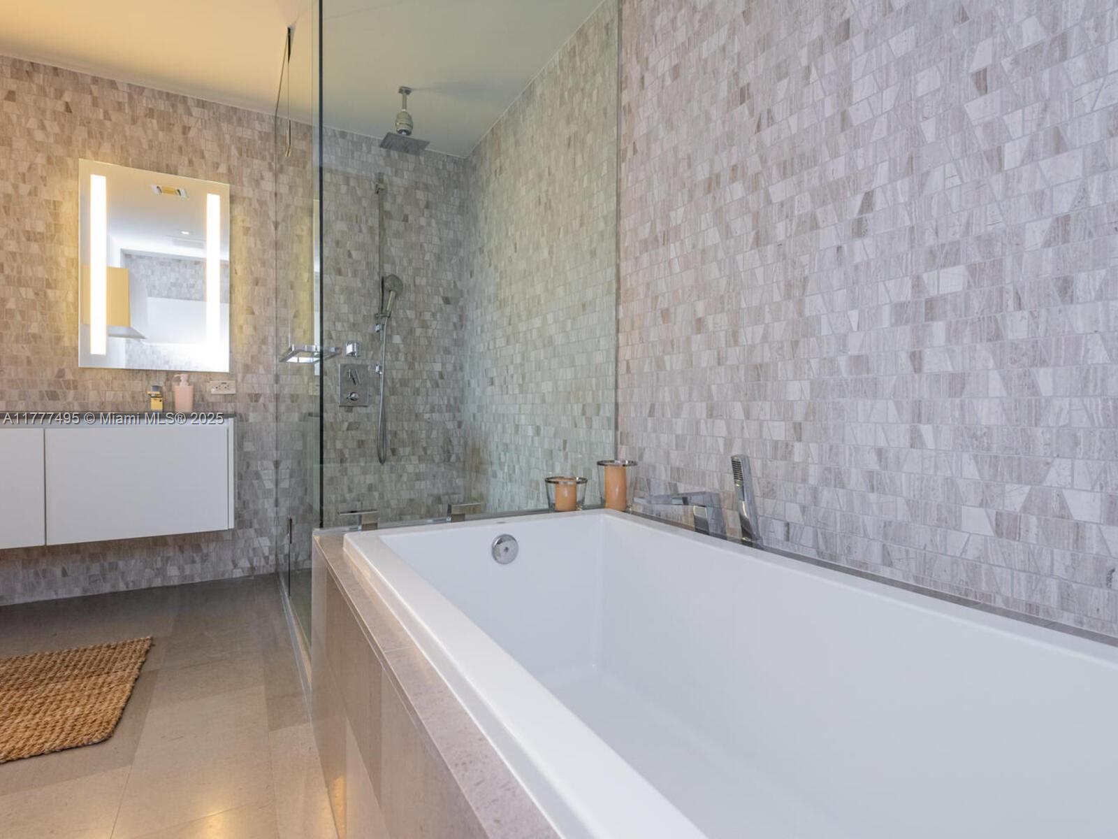 68 SE 6th St # 2304