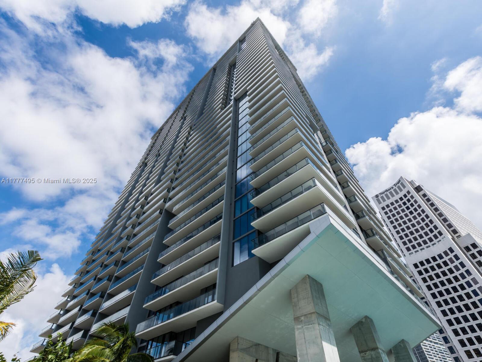 68 SE 6th St # 2304