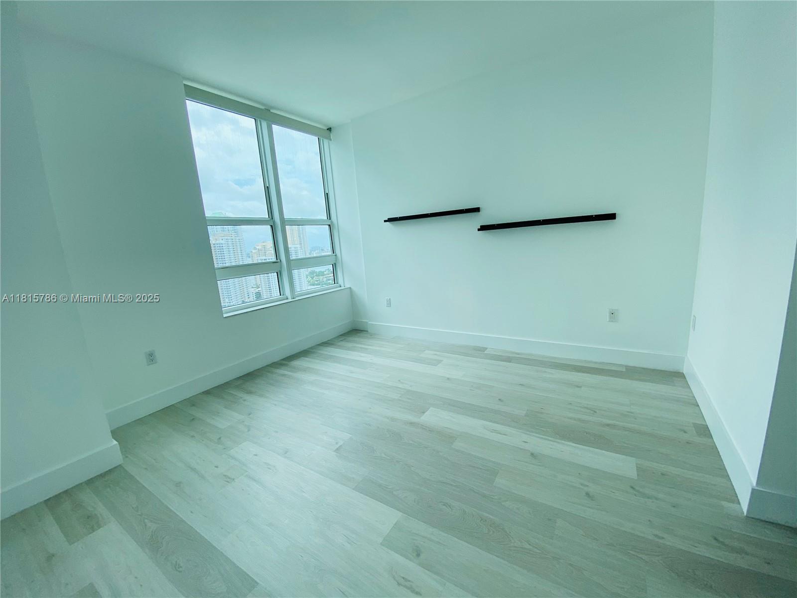 950 Brickell Bay Dr # 2706