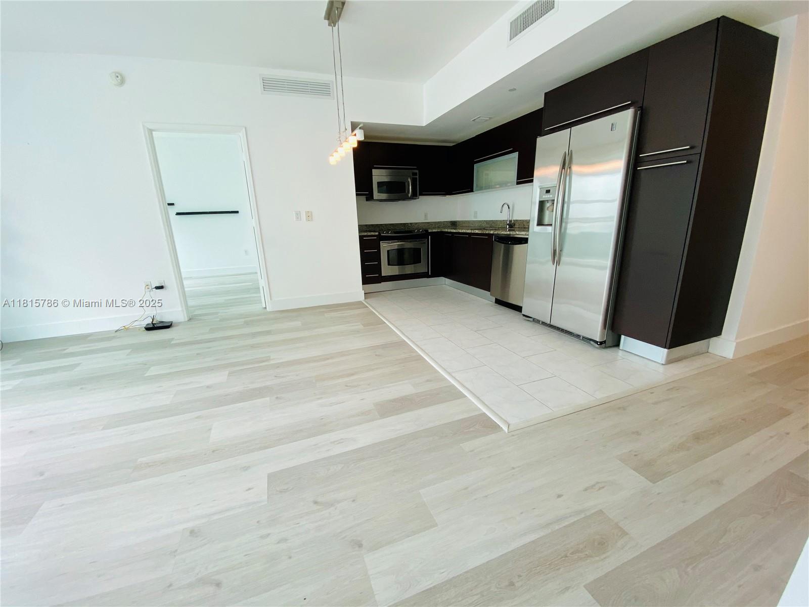 950 Brickell Bay Dr # 2706