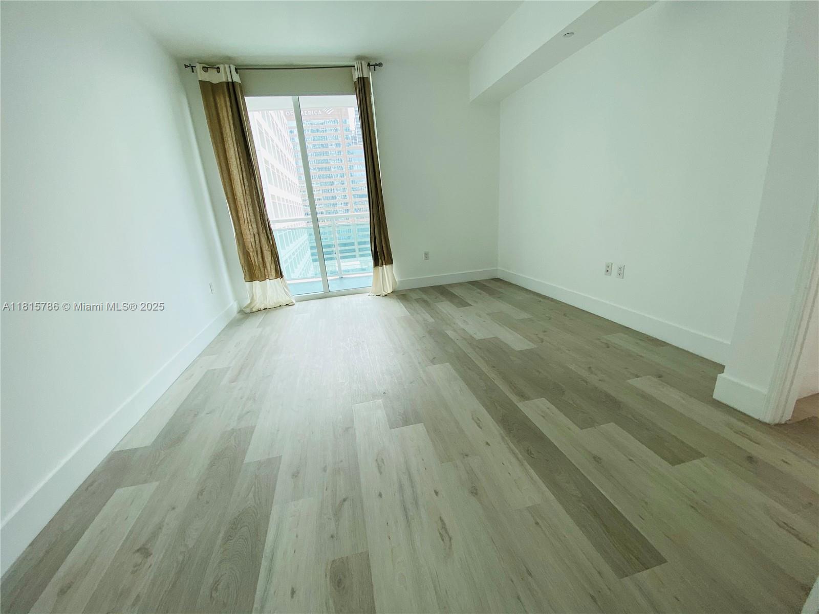 950 Brickell Bay Dr # 2706