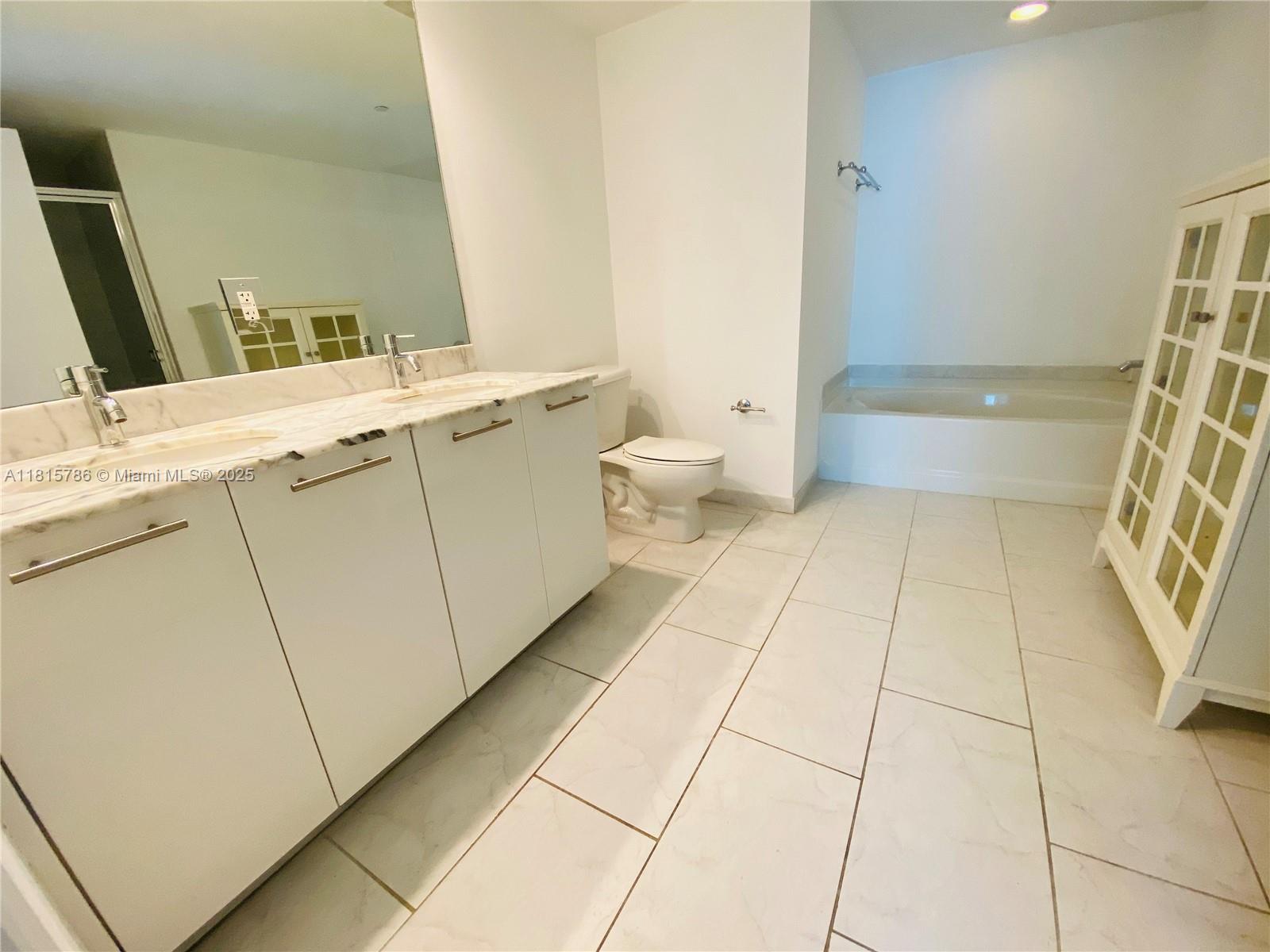 950 Brickell Bay Dr # 2706