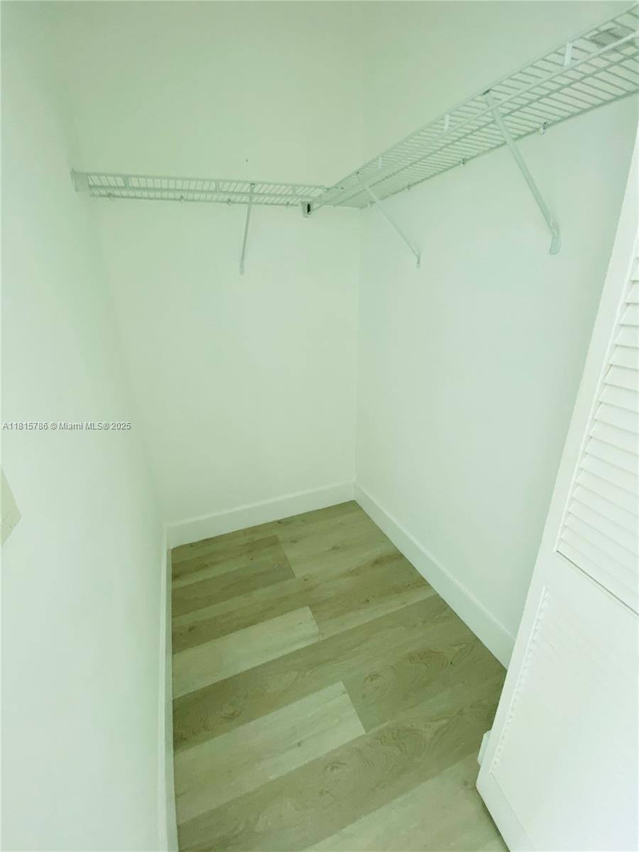 950 Brickell Bay Dr # 2706