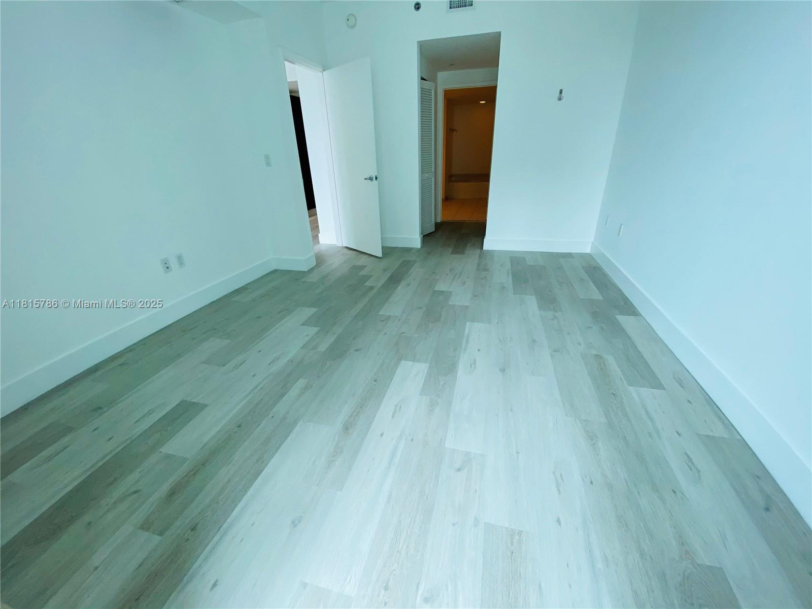 950 Brickell Bay Dr # 2706