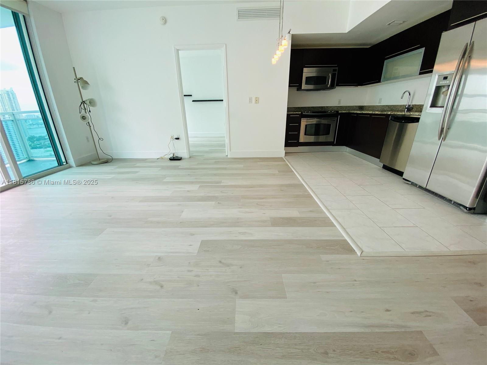 950 Brickell Bay Dr # 2706