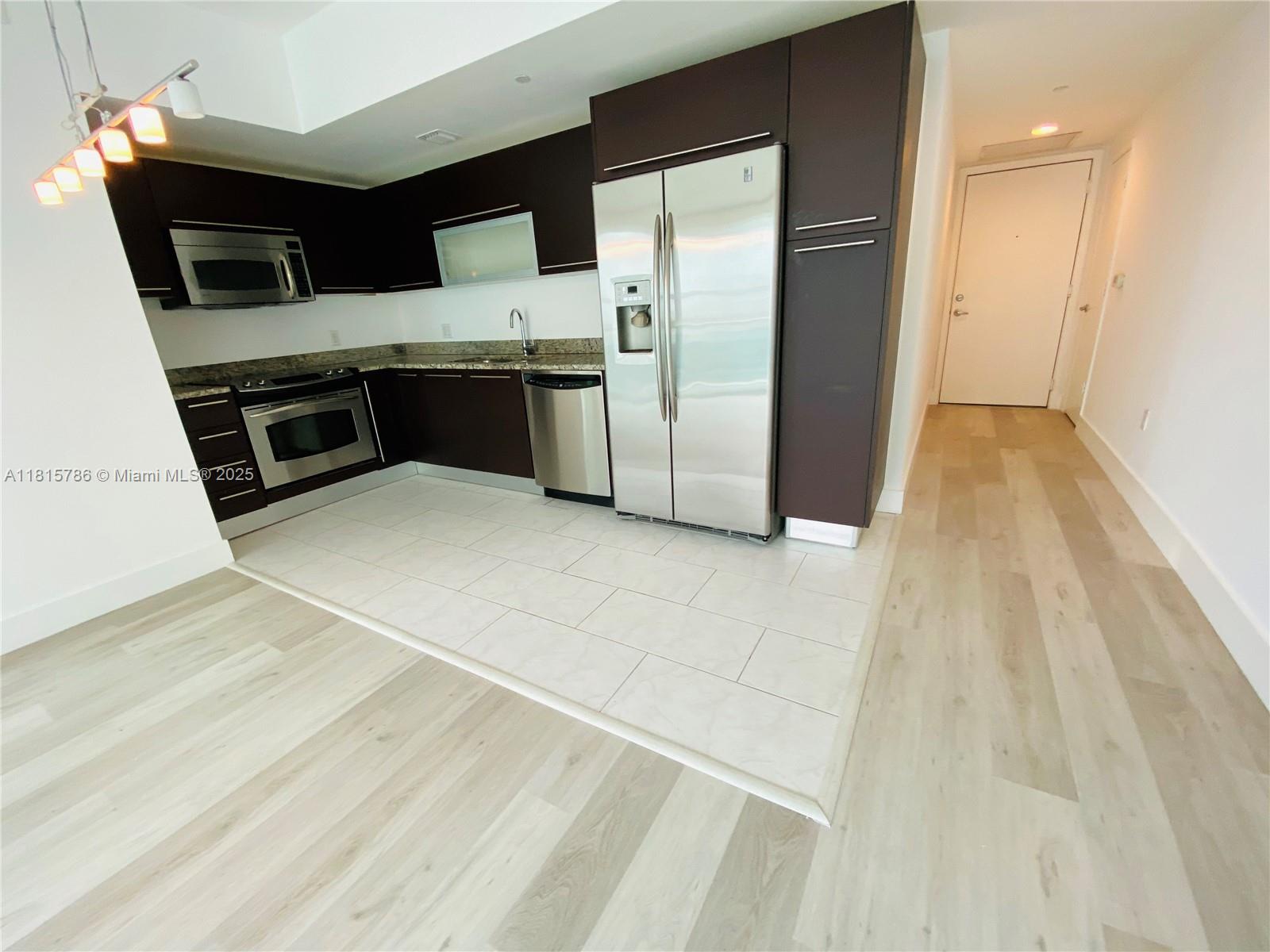 950 Brickell Bay Dr # 2706