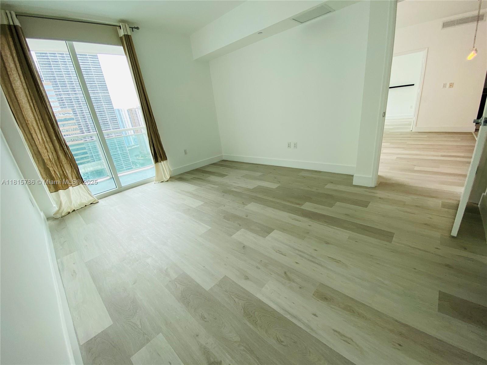 950 Brickell Bay Dr # 2706