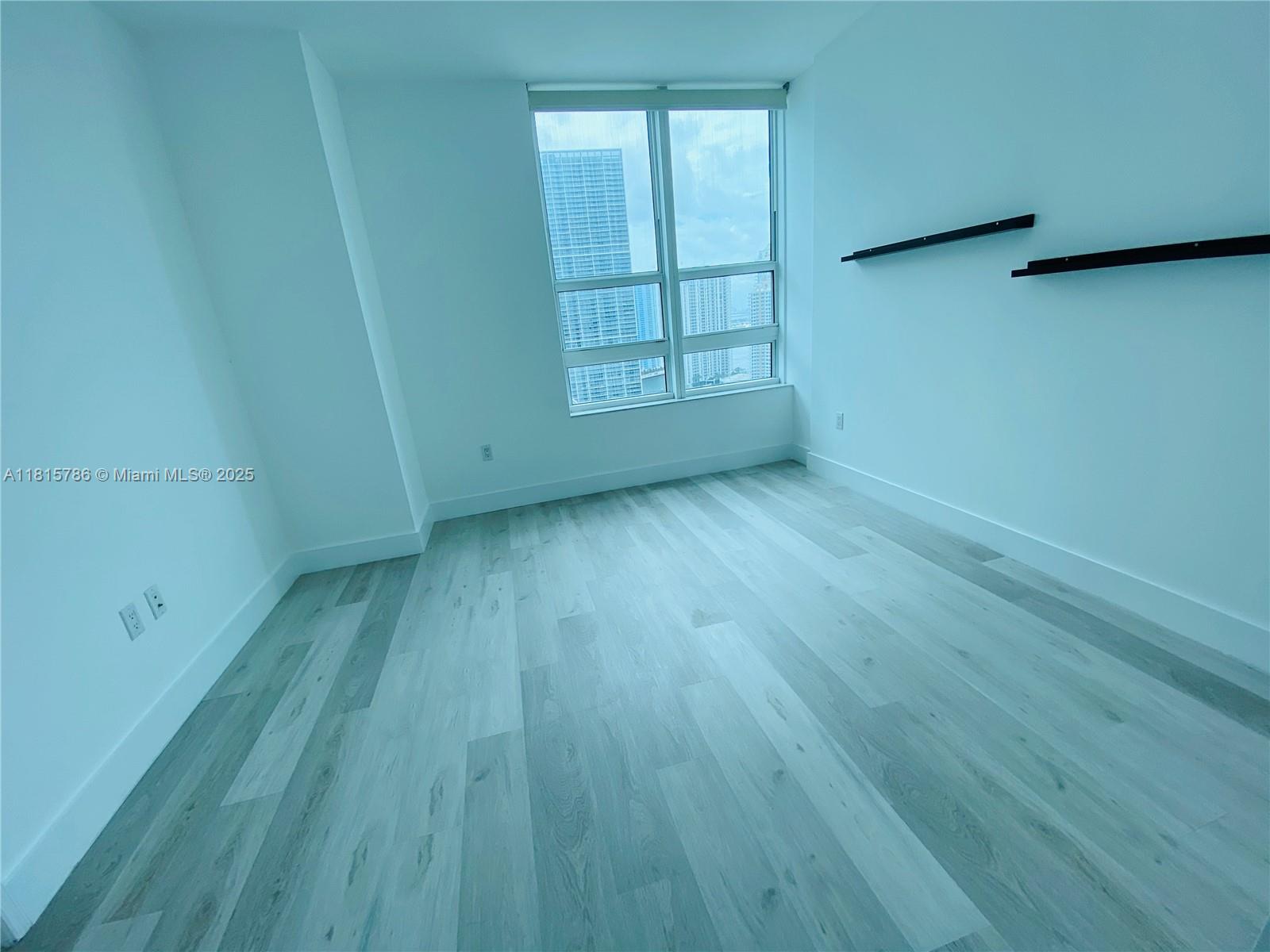 950 Brickell Bay Dr # 2706