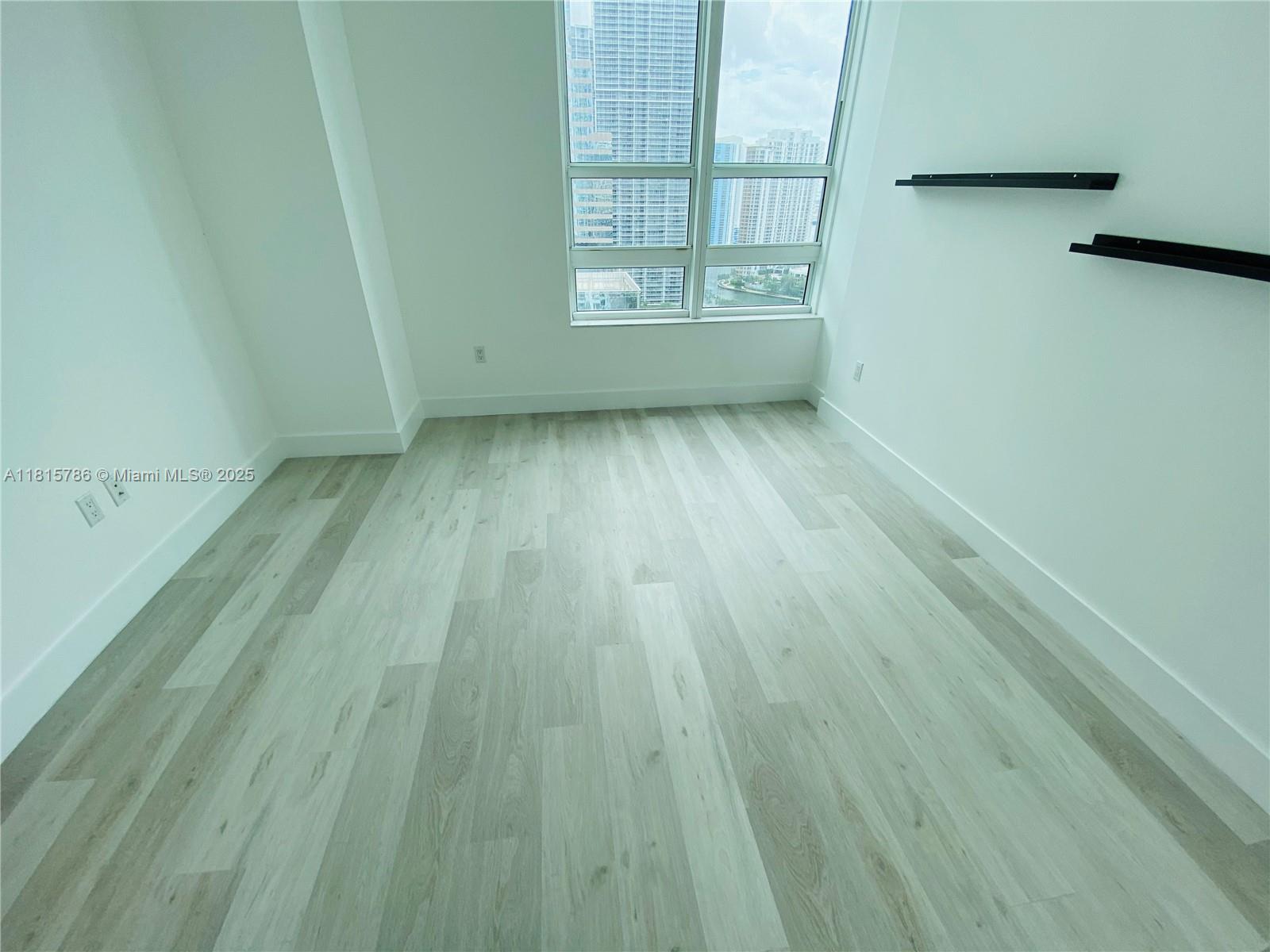 950 Brickell Bay Dr # 2706
