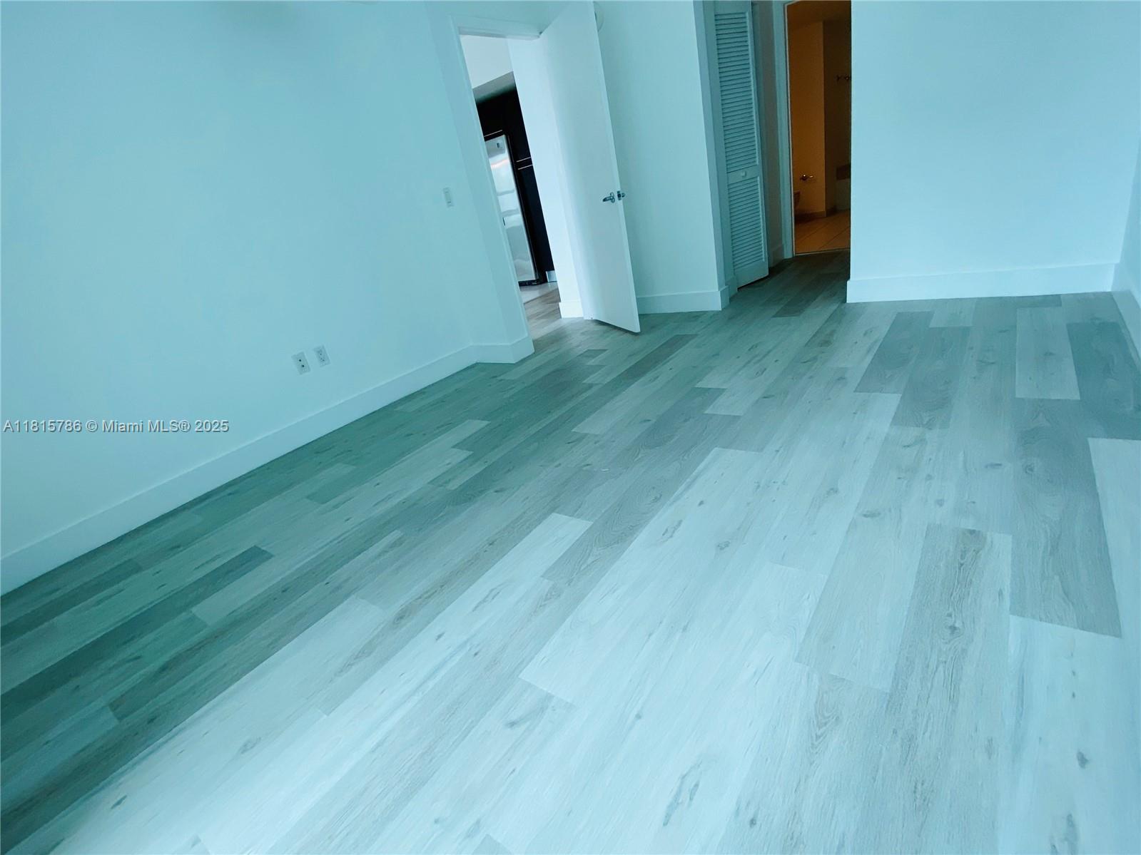 950 Brickell Bay Dr # 2706