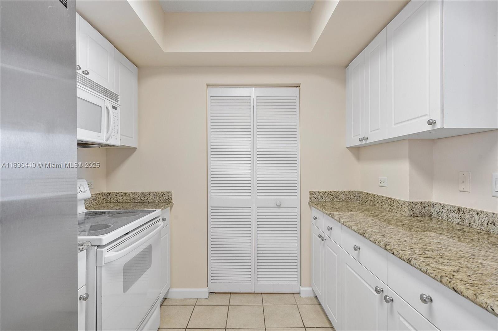 19501 W Country Club Dr # 912