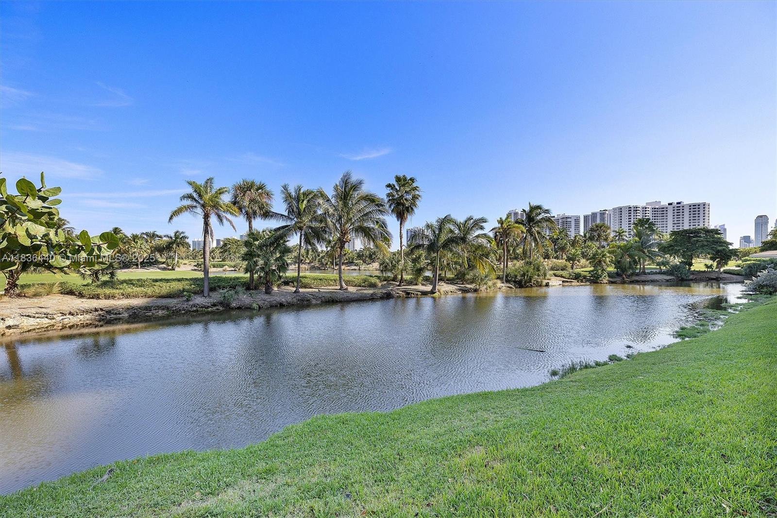 19501 W Country Club Dr # 912